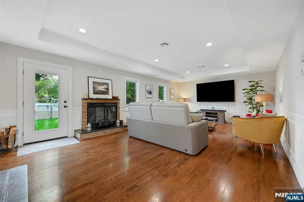 40 Scott Terrace Clifton, NJ 07013