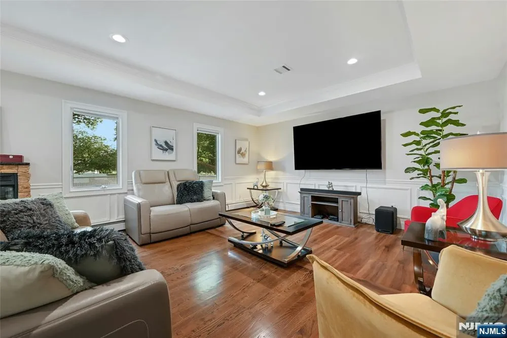 40 Scott Terrace Clifton, NJ 07013