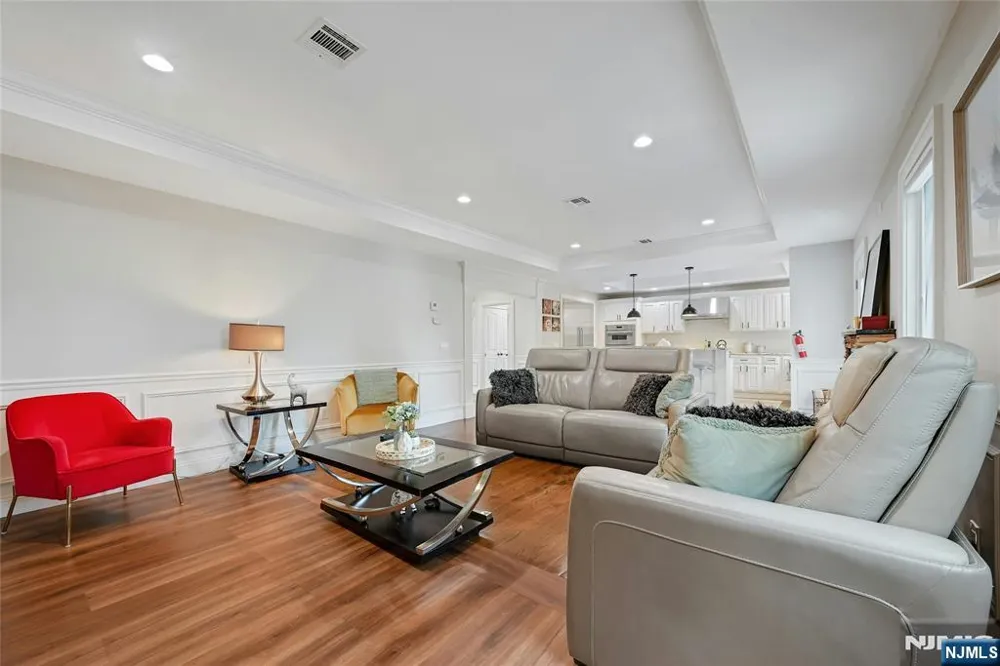 40 Scott Terrace Clifton, NJ 07013
