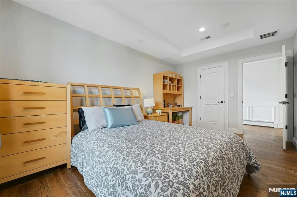 40 Scott Terrace Clifton, NJ 07013