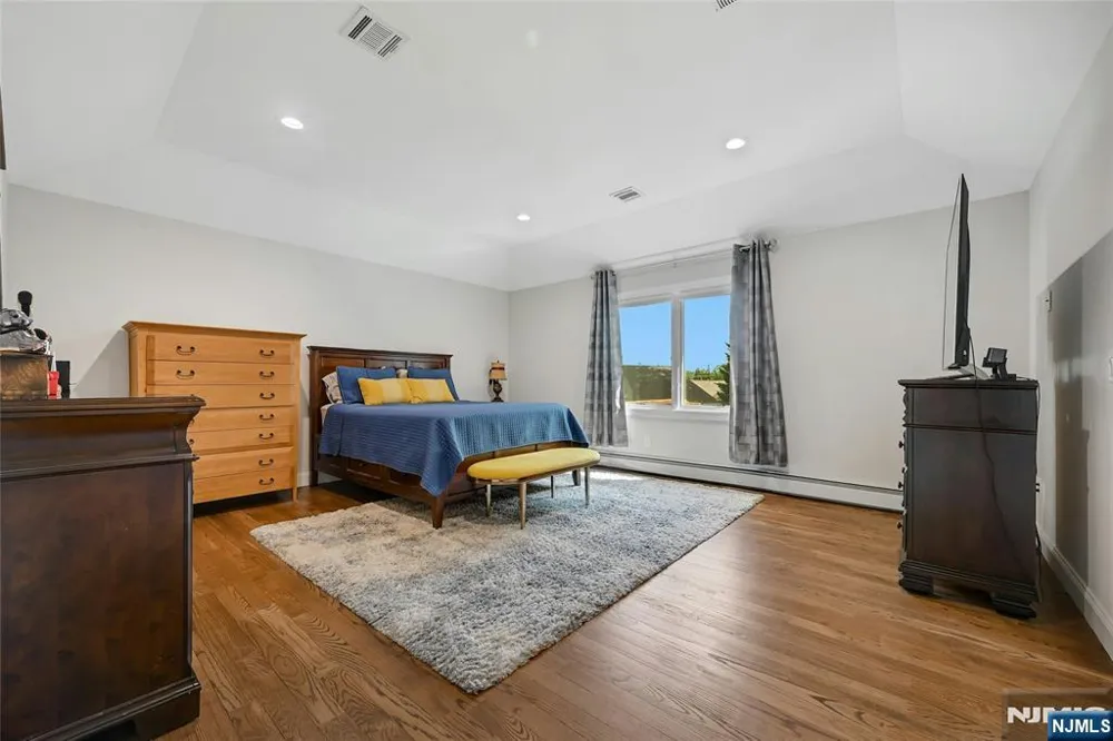 40 Scott Terrace Clifton, NJ 07013
