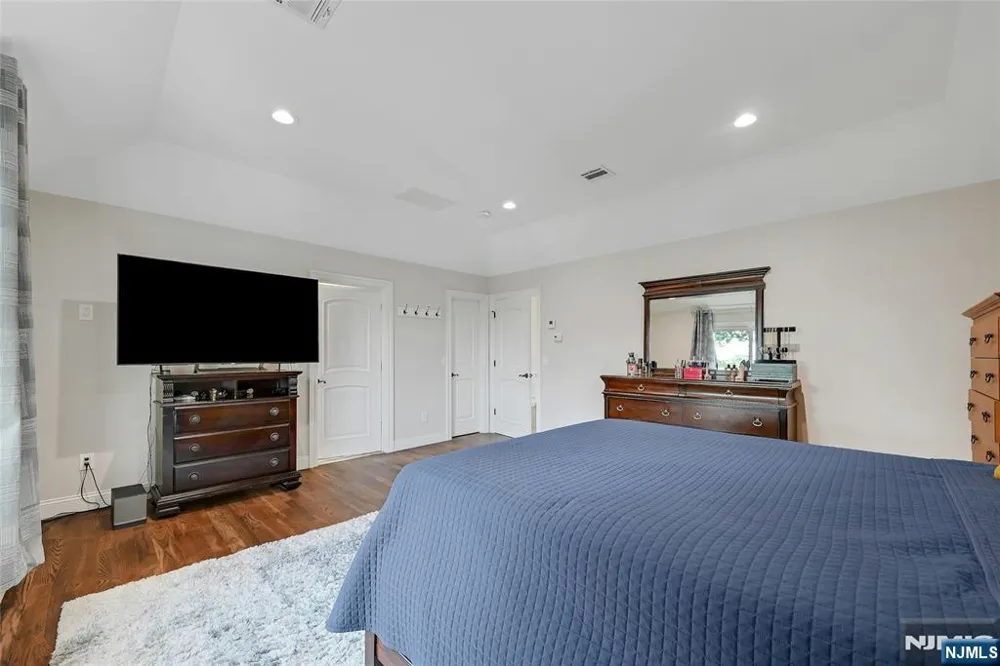 40 Scott Terrace Clifton, NJ 07013