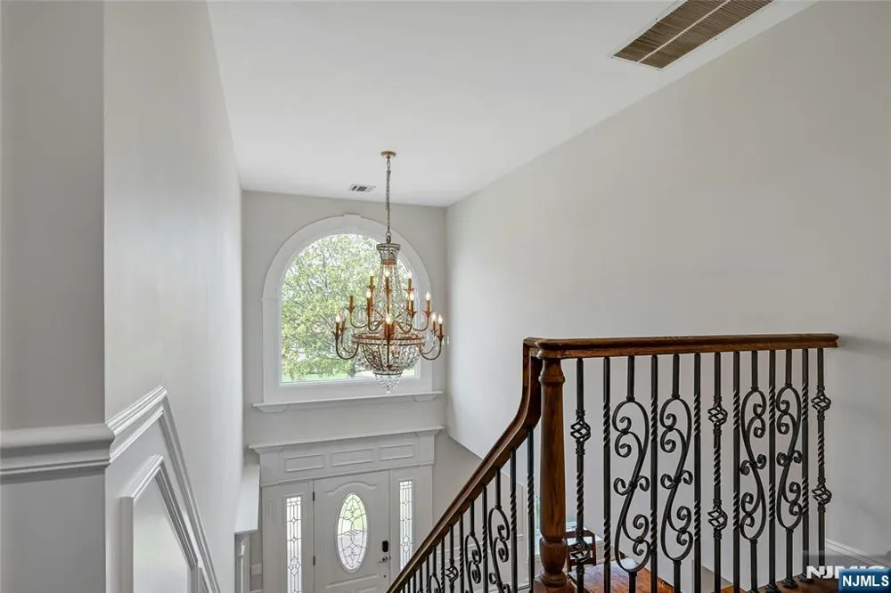 40 Scott Terrace Clifton, NJ 07013