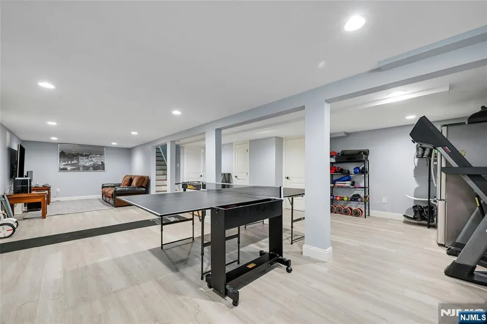40 Scott Terrace Clifton, NJ 07013