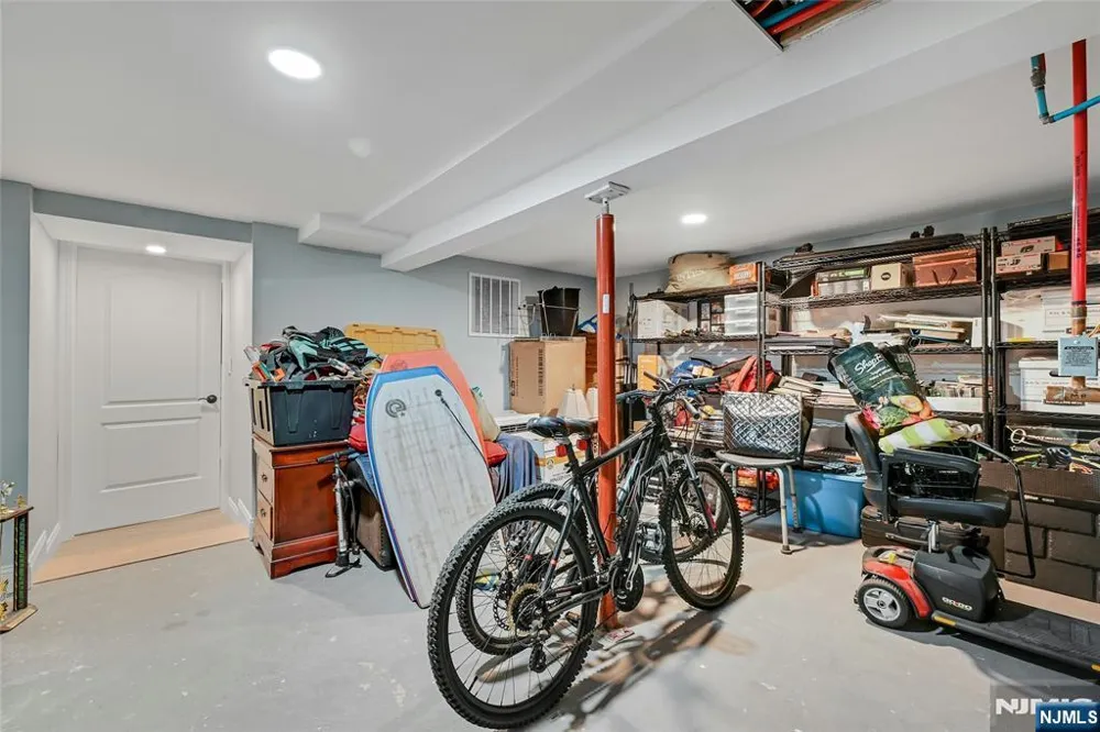 40 Scott Terrace Clifton, NJ 07013