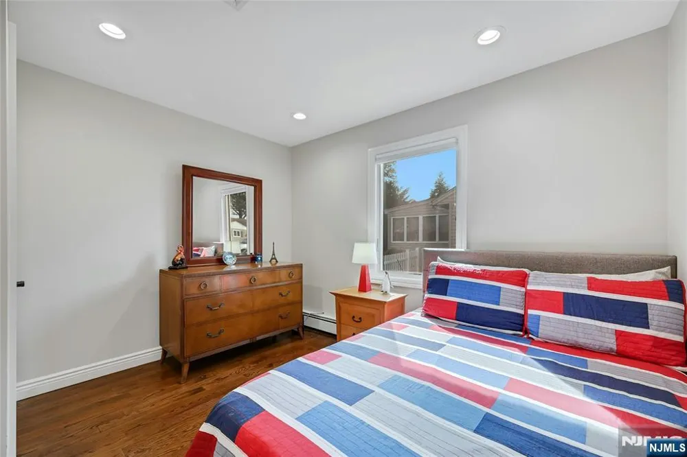 40 Scott Terrace Clifton, NJ 07013