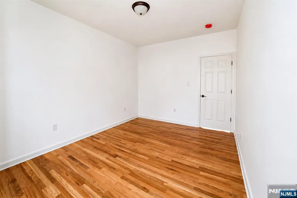 305 Cator Avenue 101 Jersey City, NJ 07305