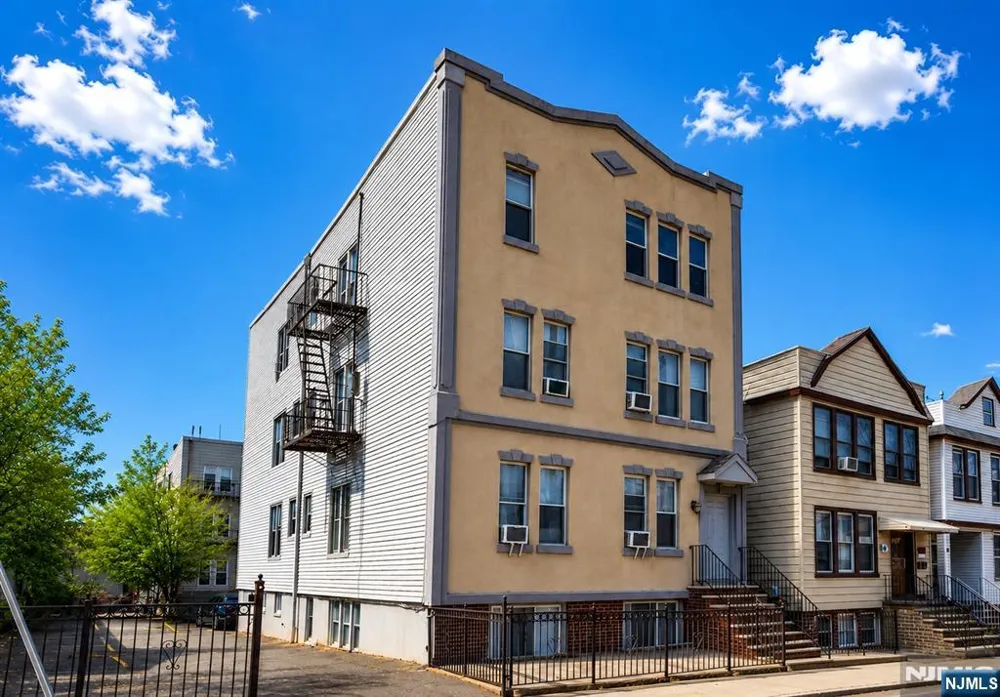 305 Cator Avenue 101 Jersey City, NJ 07305