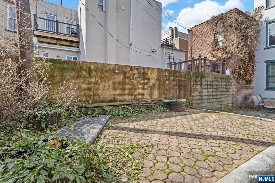 807 Garden Street 9 Hoboken, NJ 07030