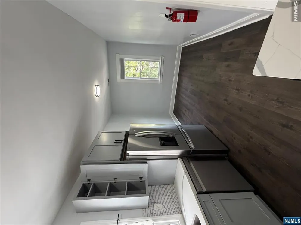 10 Edison Place 2 East Rutherford, NJ 07073