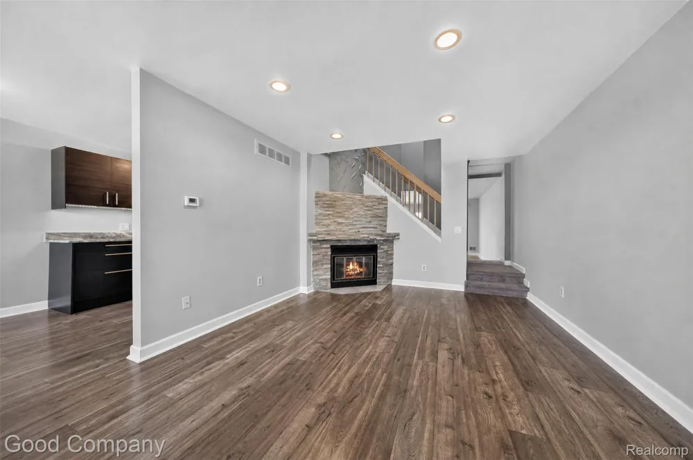 31228 Country Bluff Farmington Hills City, MI 48331