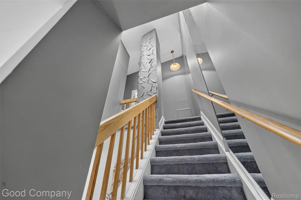 31228 Country Bluff Farmington Hills City, MI 48331