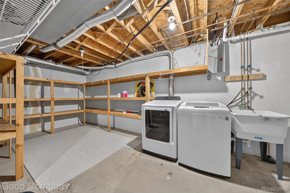 31228 Country Bluff Farmington Hills City, MI 48331