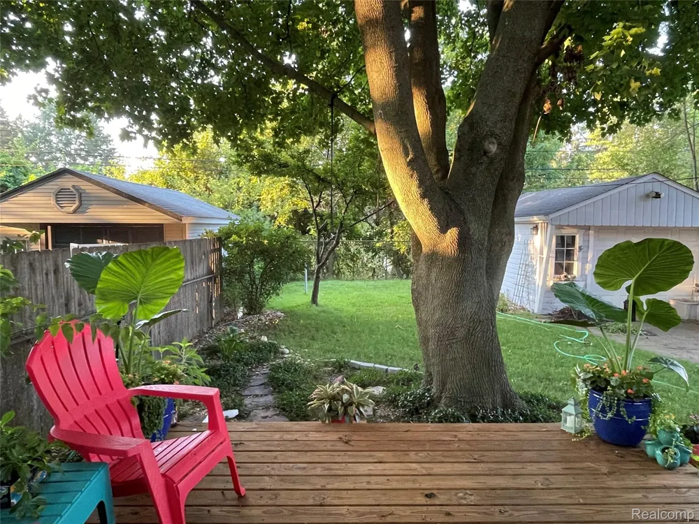 602 Dewey Street Royal Oak City, MI 48067