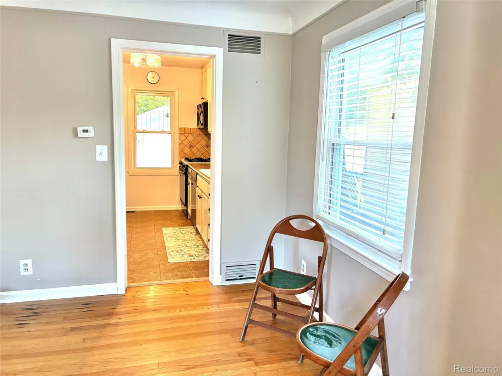 602 Dewey Street Royal Oak City, MI 48067
