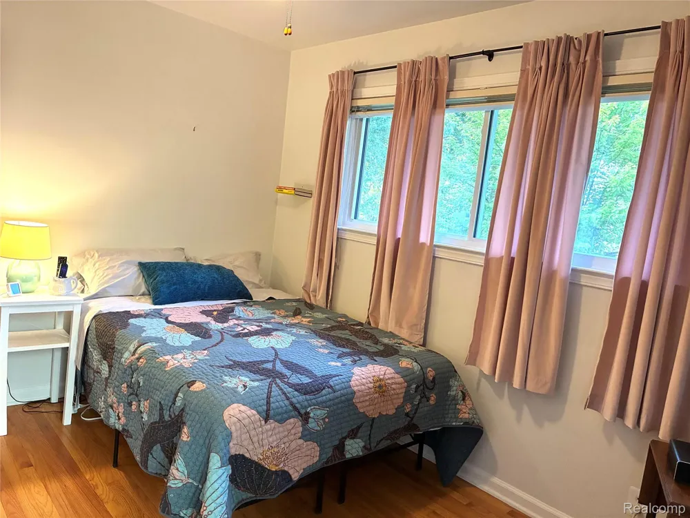 602 Dewey Street Royal Oak City, MI 48067