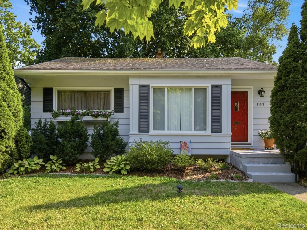 602 Dewey Street Royal Oak City, MI 48067