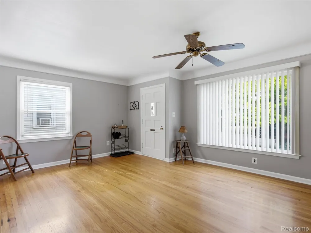 602 Dewey Street Royal Oak City, MI 48067
