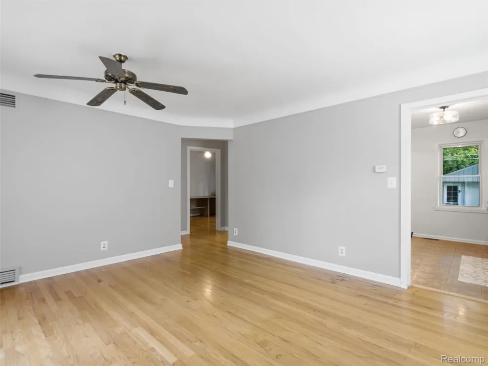 602 Dewey Street Royal Oak City, MI 48067