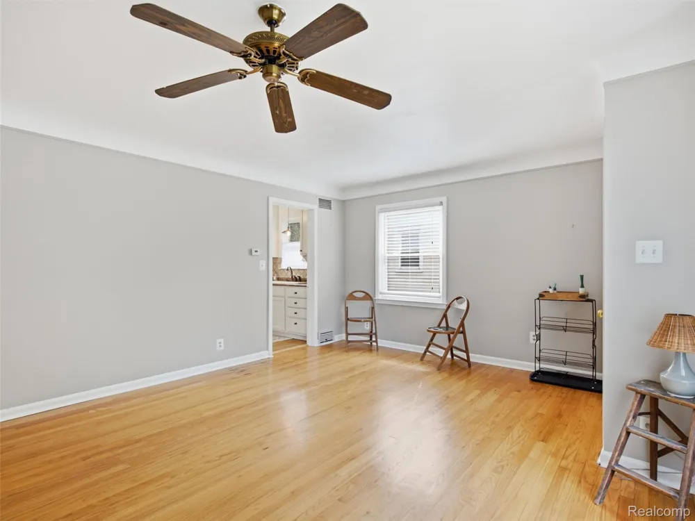 602 Dewey Street Royal Oak City, MI 48067