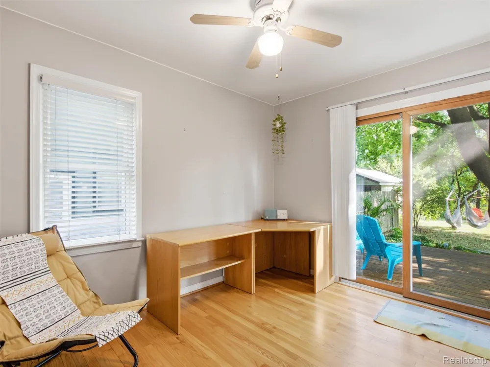 602 Dewey Street Royal Oak City, MI 48067