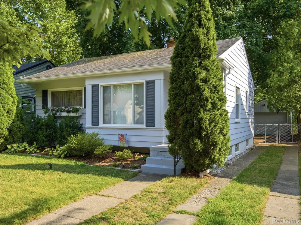 602 Dewey Street Royal Oak City, MI 48067