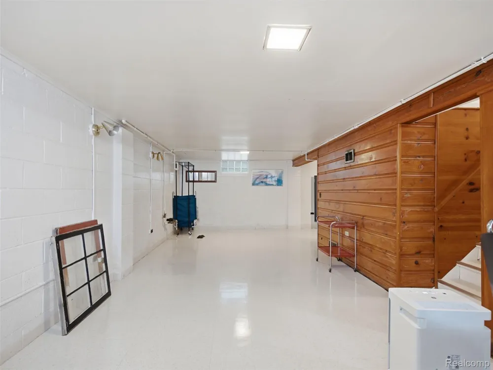 602 Dewey Street Royal Oak City, MI 48067