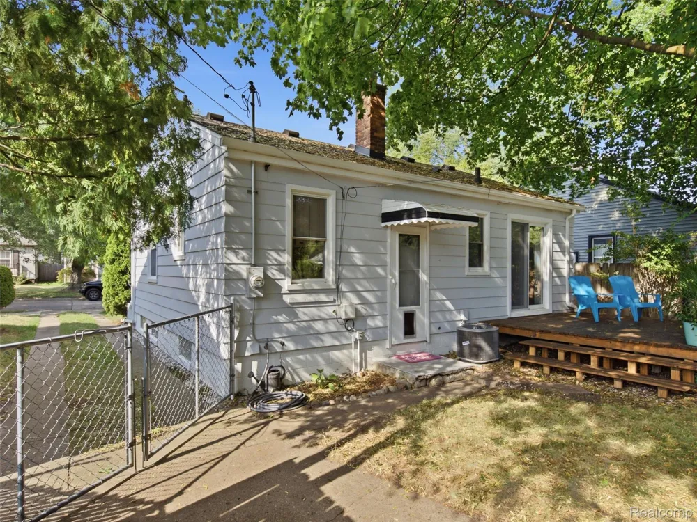 602 Dewey Street Royal Oak City, MI 48067