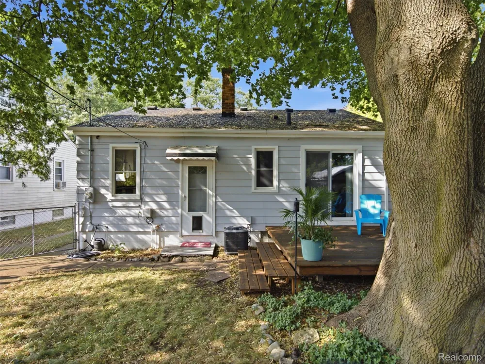 602 Dewey Street Royal Oak City, MI 48067