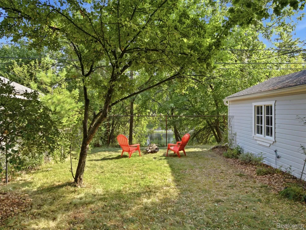 602 Dewey Street Royal Oak City, MI 48067