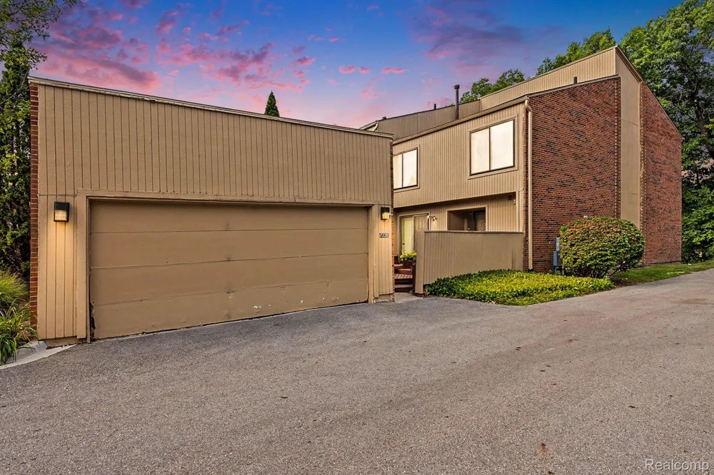 7320 Balsam Court West Bloomfield Charter Township, MI 48322