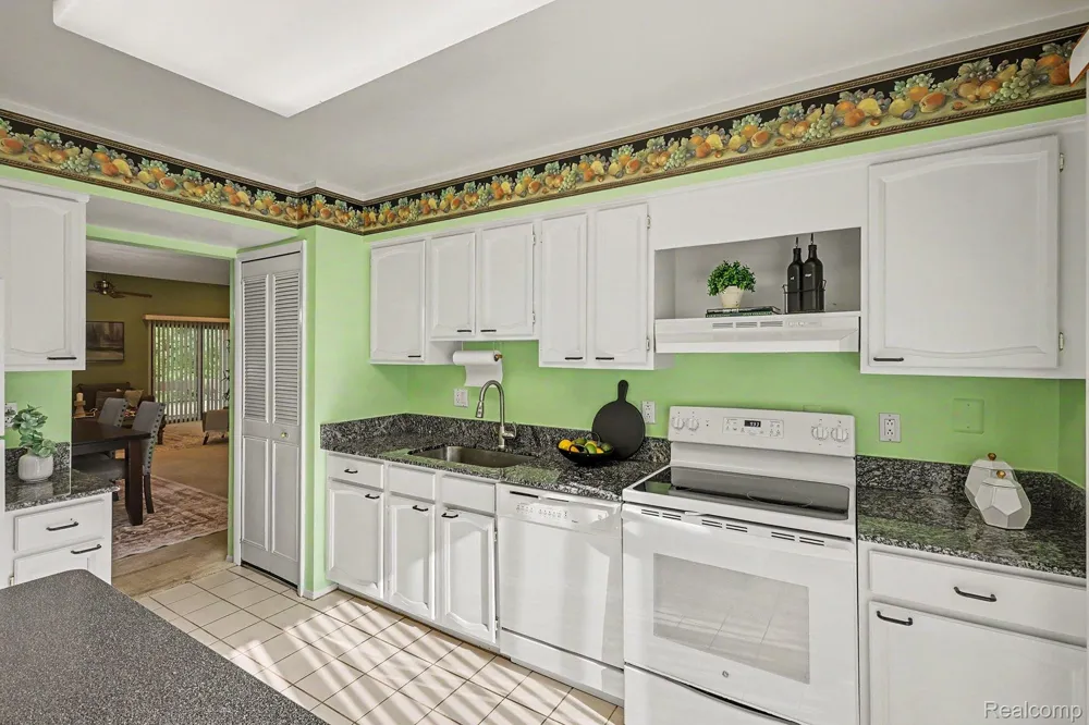 7320 Balsam Court West Bloomfield Charter Township, MI 48322