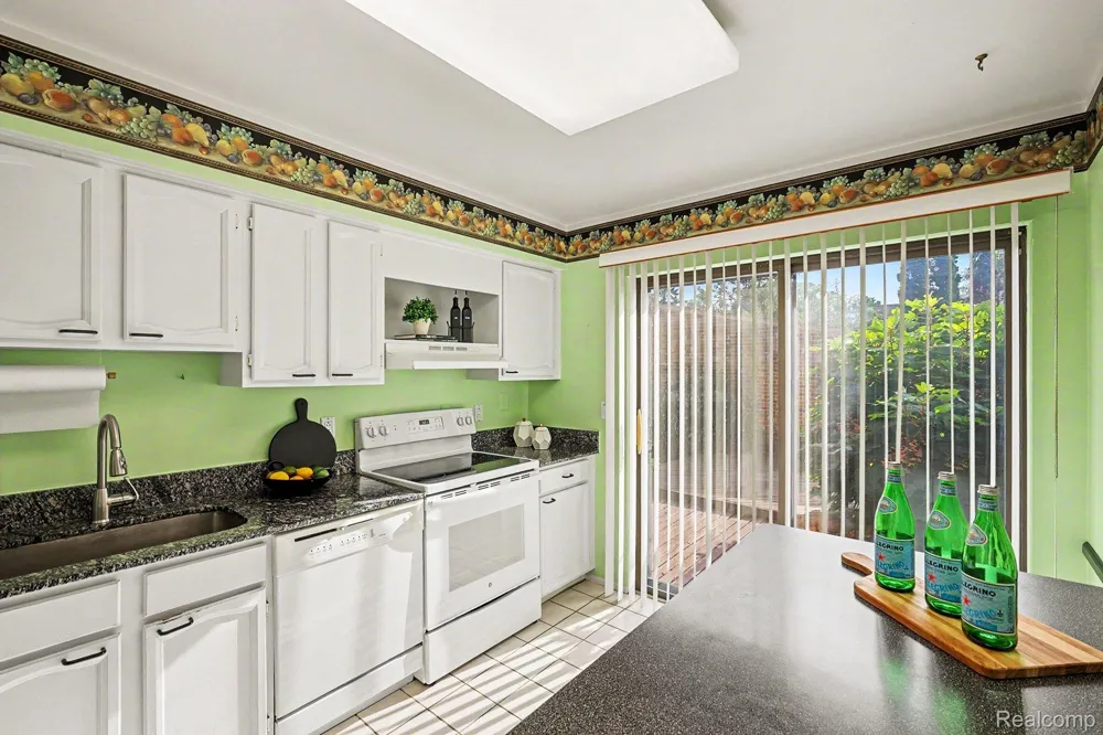 7320 Balsam Court West Bloomfield Charter Township, MI 48322