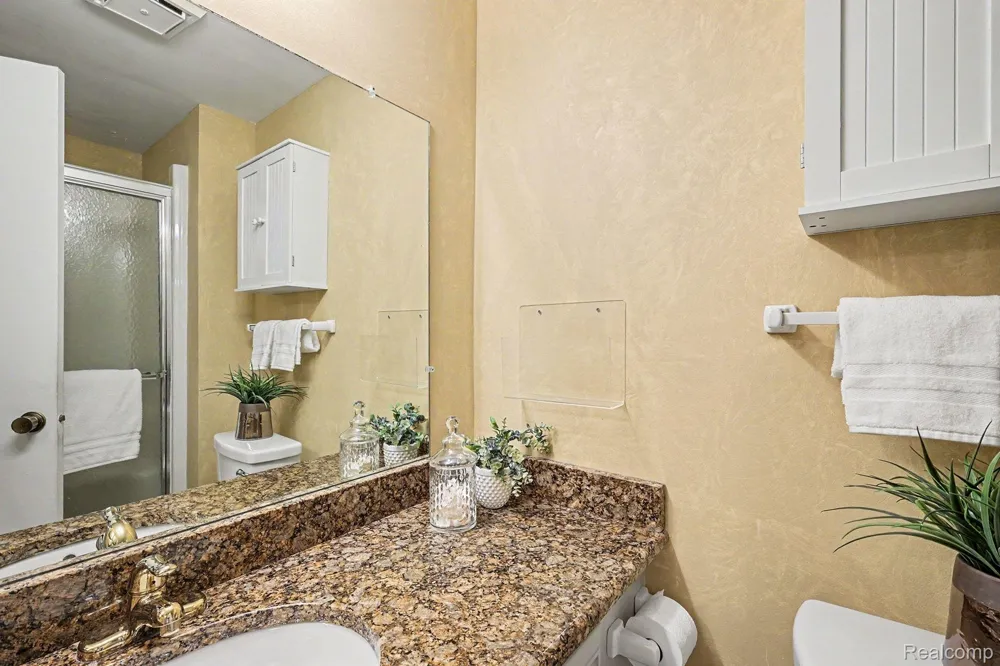7320 Balsam Court West Bloomfield Charter Township, MI 48322