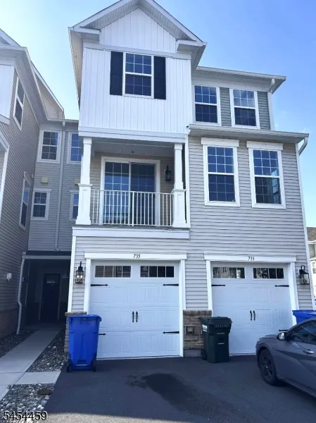 735 Station Rd