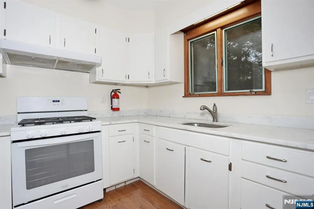 515 N Monroe Street Ridgewood, NJ 07450