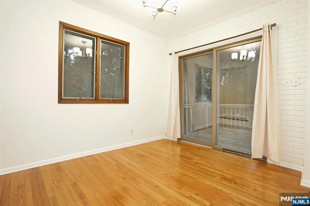 515 N Monroe Street Ridgewood, NJ 07450