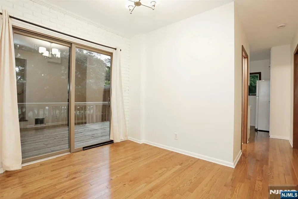 515 N Monroe Street Ridgewood, NJ 07450