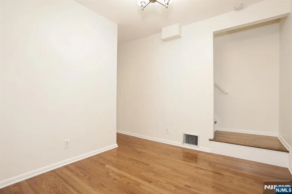 515 N Monroe Street Ridgewood, NJ 07450