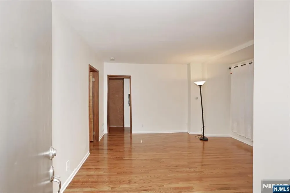 515 N Monroe Street Ridgewood, NJ 07450