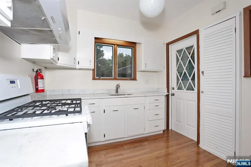 515 N Monroe Street Ridgewood, NJ 07450