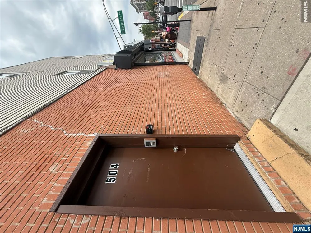 4001 Bergenline Avenue 3 Union City, NJ 07087
