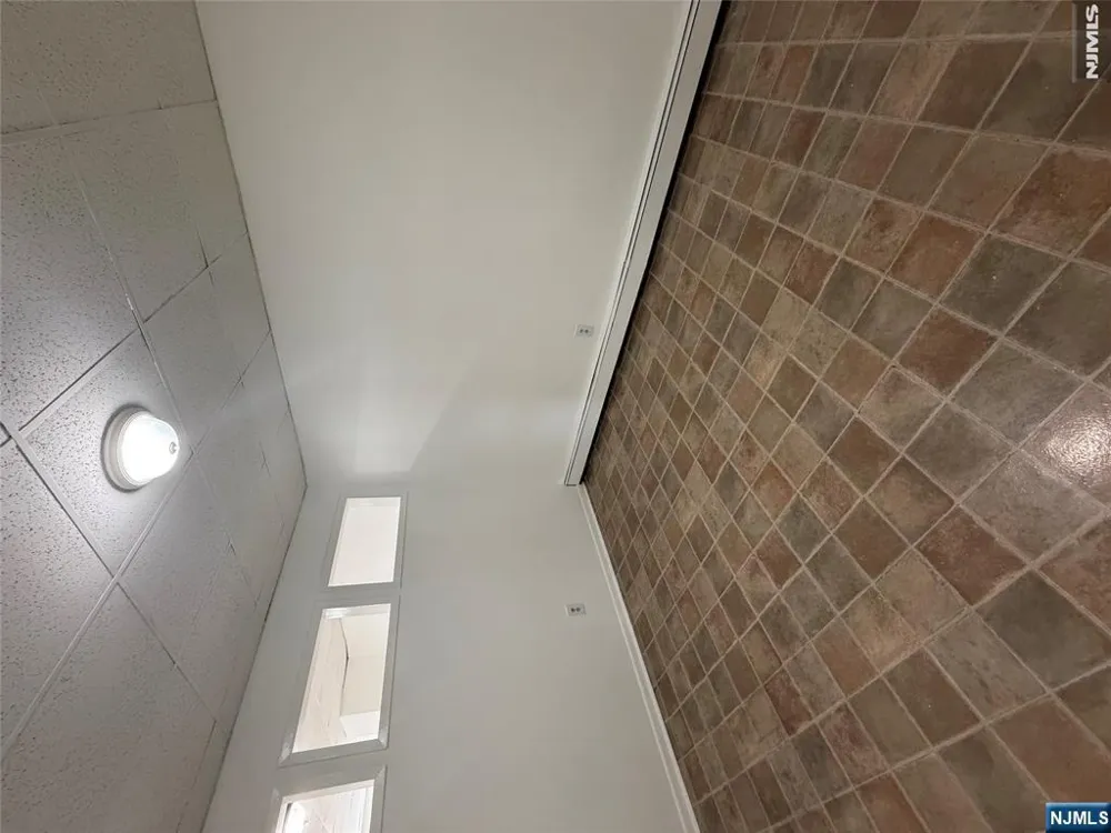 4001 Bergenline Avenue 3 Union City, NJ 07087