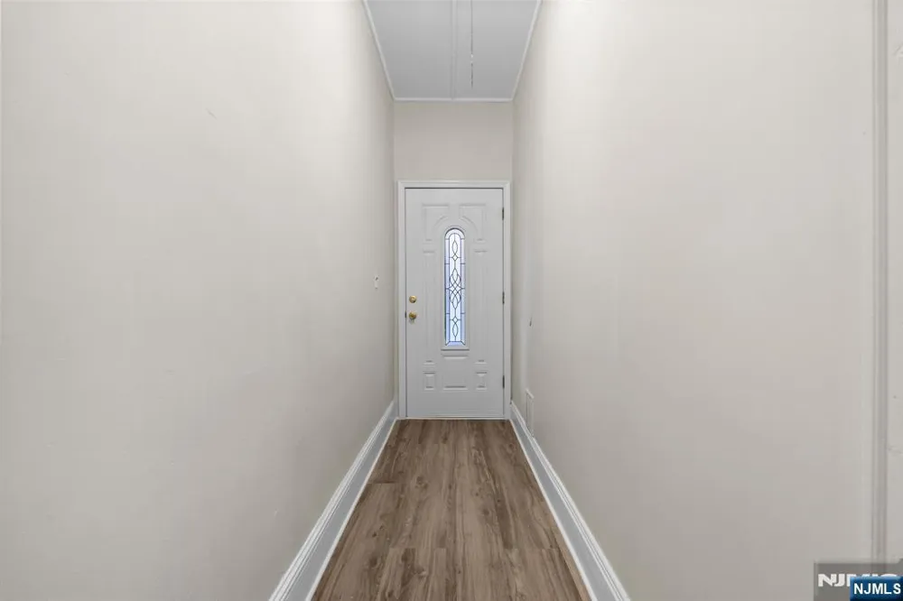 292 Claremont Avenue 1st Floor Jersey City, NJ 07305