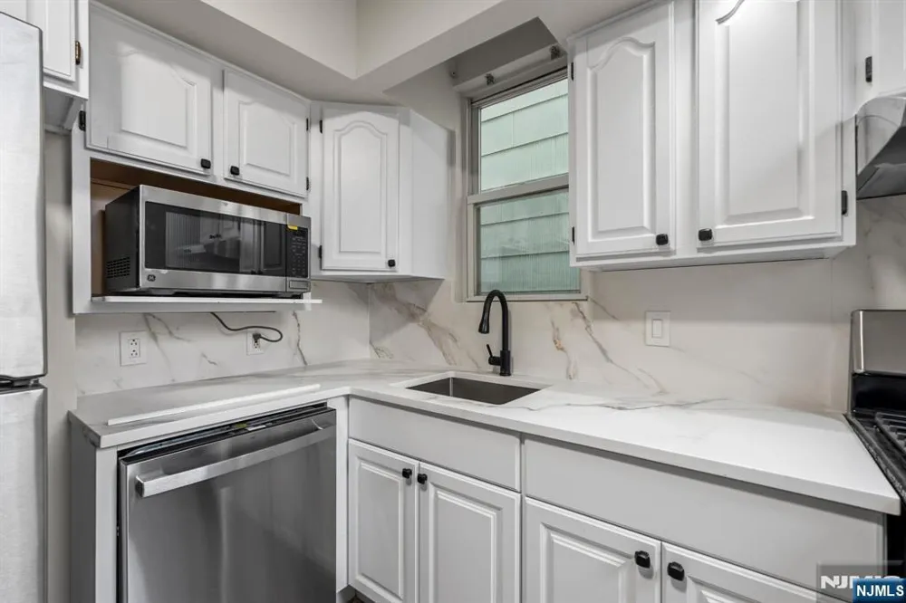 292 Claremont Avenue 1st Floor Jersey City, NJ 07305