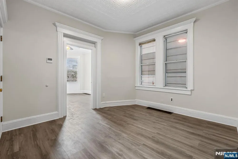 292 Claremont Avenue 1st Floor Jersey City, NJ 07305