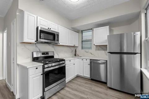 292 Claremont Avenue 2nd floor