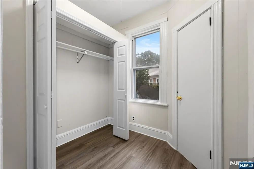 292 Claremont Avenue 2nd floor Jersey City, NJ 07305