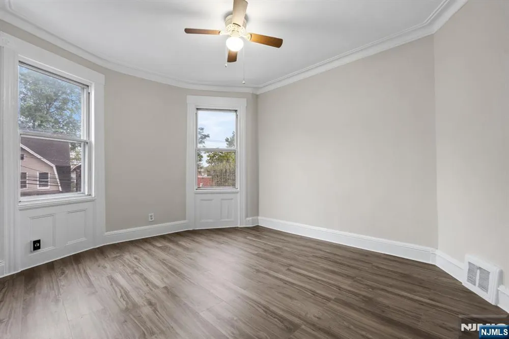 292 Claremont Avenue 2nd floor Jersey City, NJ 07305