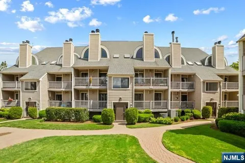 605 River Renaissance